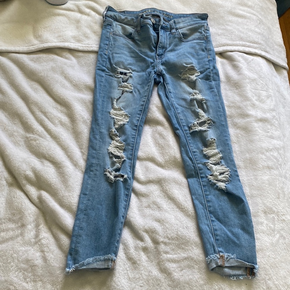 Midrise american eagle ripped jeans